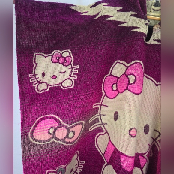Hello Kitty Bow Cat Cape Poncho Hooded Soft Warm Unisex One Size Fits Most - Picture 3 of 15